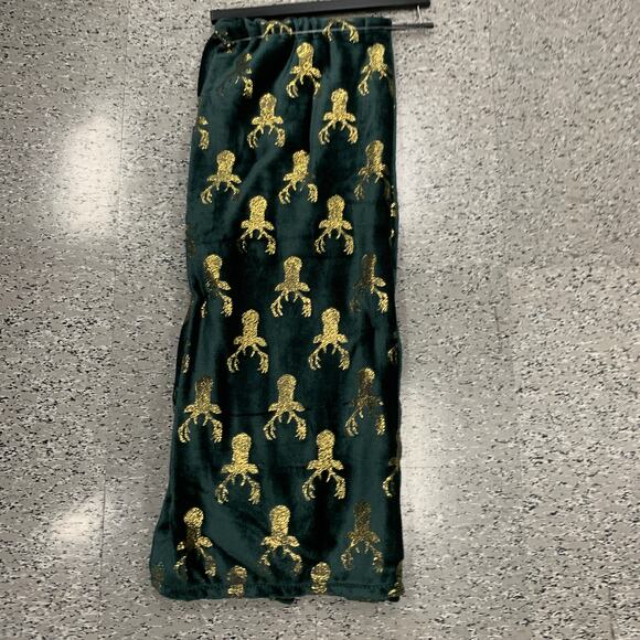 Adirondack Christmas Reindeer Printed Metallic Gold Green Plush Throw Blanket - Picture 2 of 10